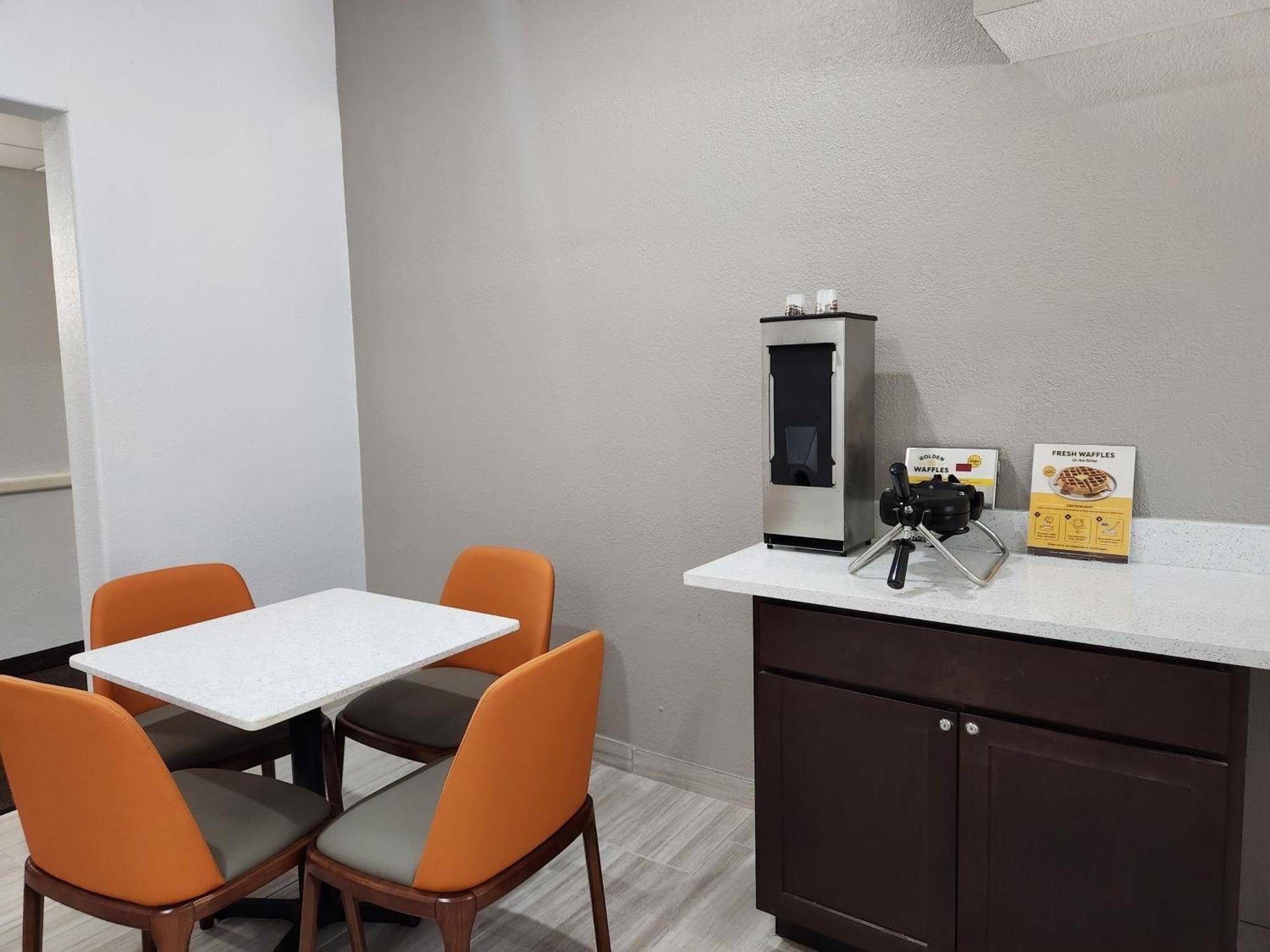 Baymont By Wyndham San Antonio Airport Hotel ภายนอก รูปภาพ
