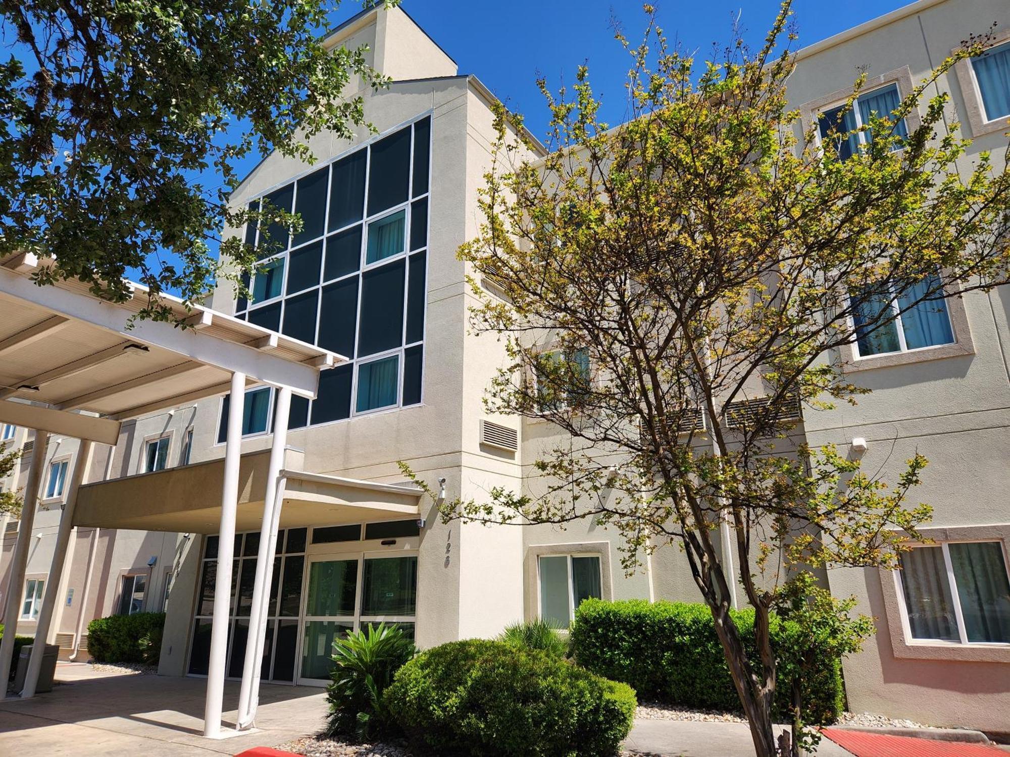 Baymont By Wyndham San Antonio Airport Hotel ภายนอก รูปภาพ